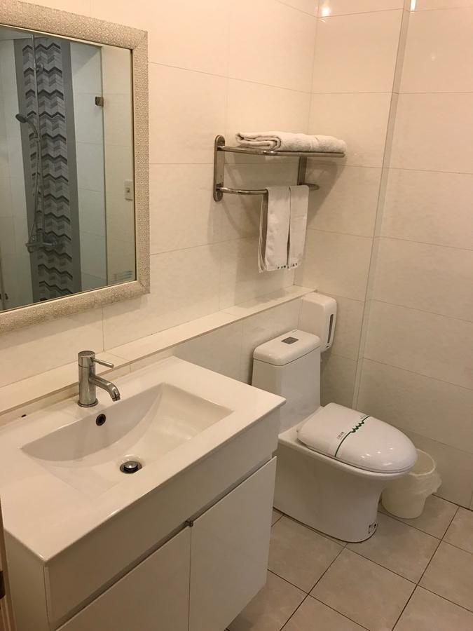 Xin Yuan Motel Taichung Exteriör bild