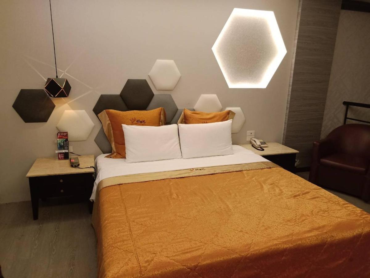 Xin Yuan Motel Taichung Exteriör bild