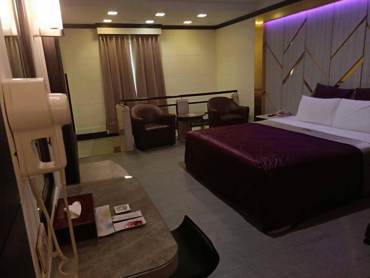 Xin Yuan Motel Taichung Exteriör bild